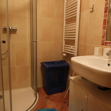 U Javor - 1x Soukrome Parkovani Apartament