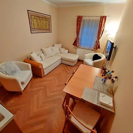 U Javor - 1x Soukrome Parkovani Apartment